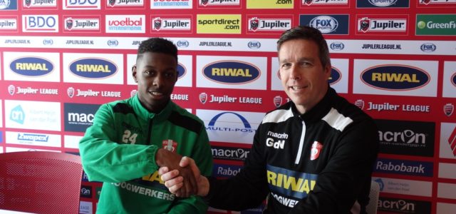 18-jarige Shaquil Pinas ondertekent contract bij FC Dordrecht