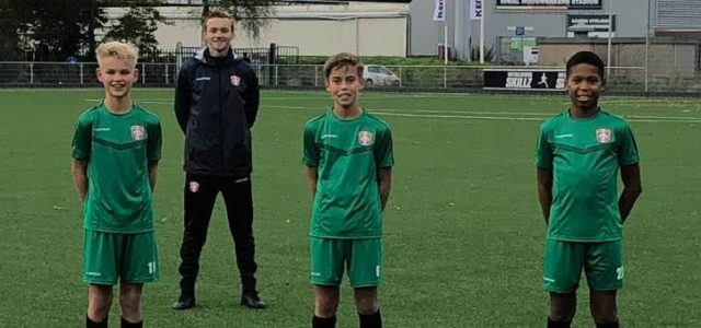 Uitnodiging voor FC Dordrecht O14 21/22 voor 3 spelers voetbalschool